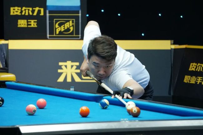 盯人混合的 盯人混合的