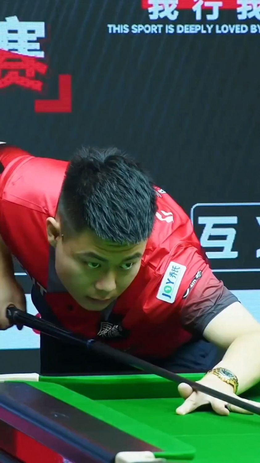 在更衣室承 在更衣室承